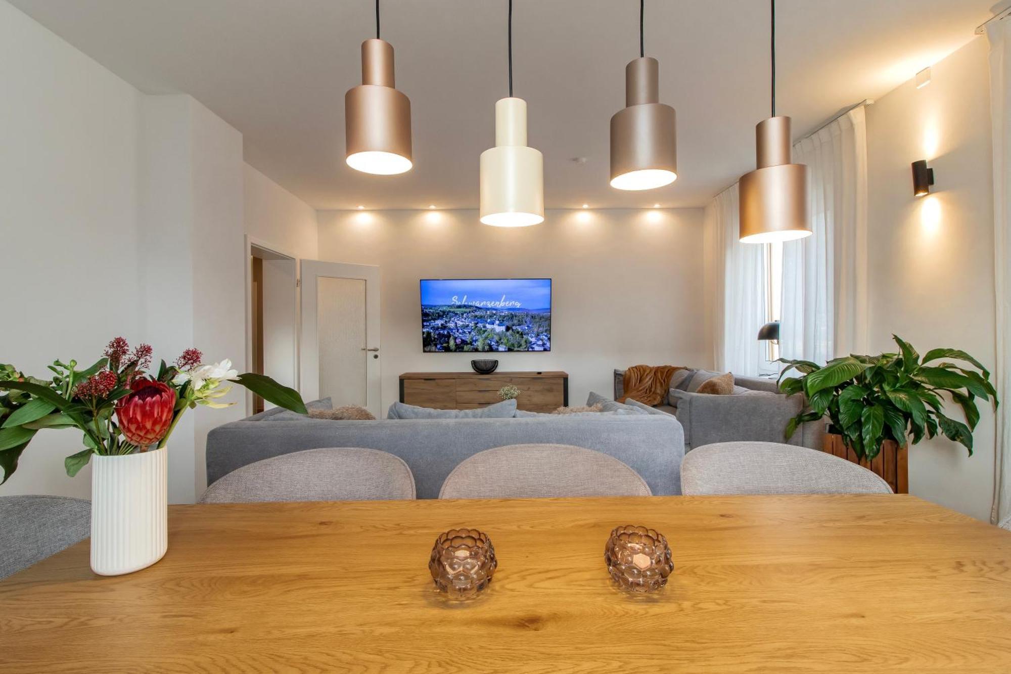 Stilvolles City-Apartment I Netflix I Wlan L Stellplatz I Zentral ชวาร์เซนเบิร์ก ภายนอก รูปภาพ